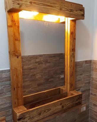 Specchio con cornice da pallet