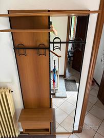 Mobile ingresso con specchio, Appendiabiti