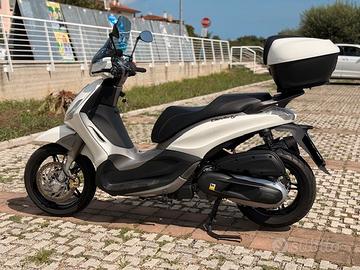 Piaggio Beverly 350 - con ABS e ASR