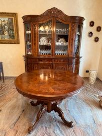 Coppia d’epoca: tavolo rotondo + cristalliera