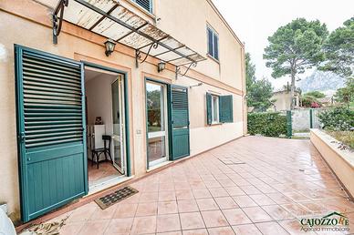 Tibullo-Sferracavallo Trilocale Arredato 100 mq.