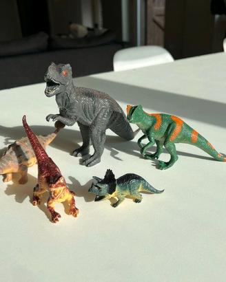 Lotto di 5 miniature di dinosauri in plastica