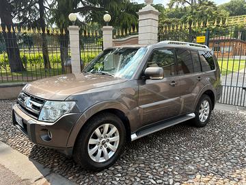 Mitsubishi Pajero v80 lungo instyle