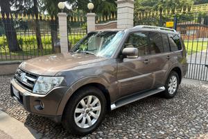 Mitsubishi Pajero v80 lungo instyle