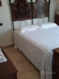 Copriletto in cotone all'uncinetto 