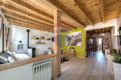 Villetta a schiera di 197 m² con 4 locali e box au