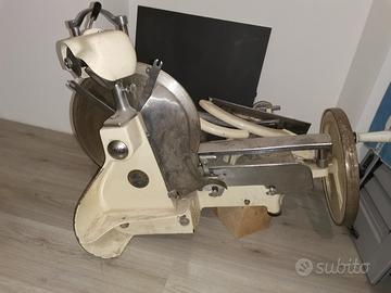 Affettatrice d'epoca a volano OMEGA Tipo 370 