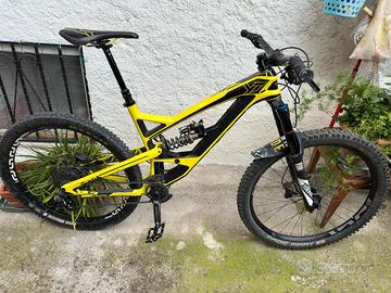 YT Capra 2018 Full Carbon