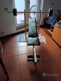 Panca, bilanciere e pesi