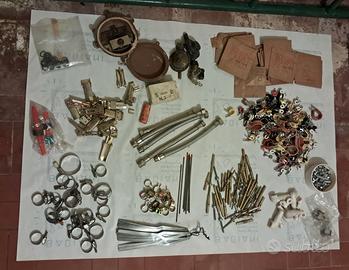 Fascette stringitubo, cerniere, minuteria scelta