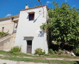 CASA SEMINDIPENDENTE A CERVARO