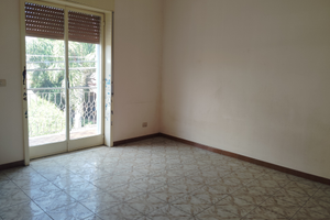 5 Vani Corso Sicilia Motta Sant' Anastasia