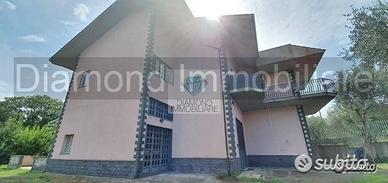 Villa singola con terreno a Linguaglossa Permuta