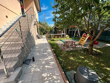DOGALETTO Casa Singola con giardino di ca 450mq