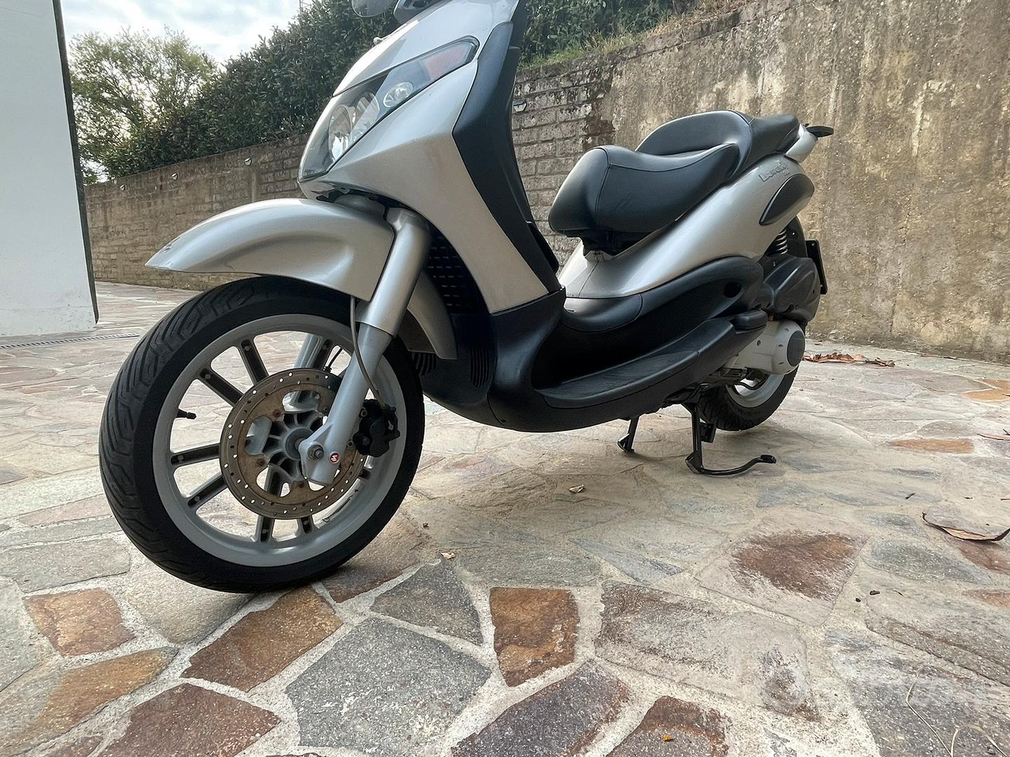 Piaggio Beverly 250 usata a Grosseto per € 900