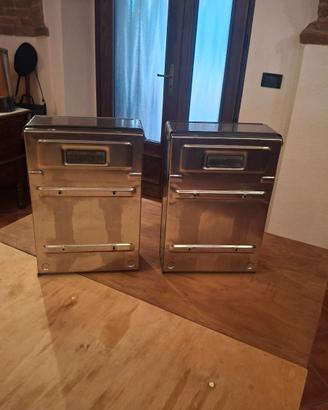 Buche per lettere in acciaio inox.