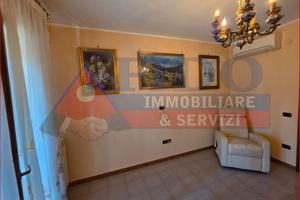appartamento di 115 mq di 4 vani con box auto