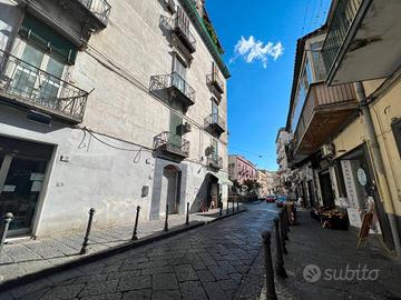 Capodimonte via bosco negozio fittato Investimento