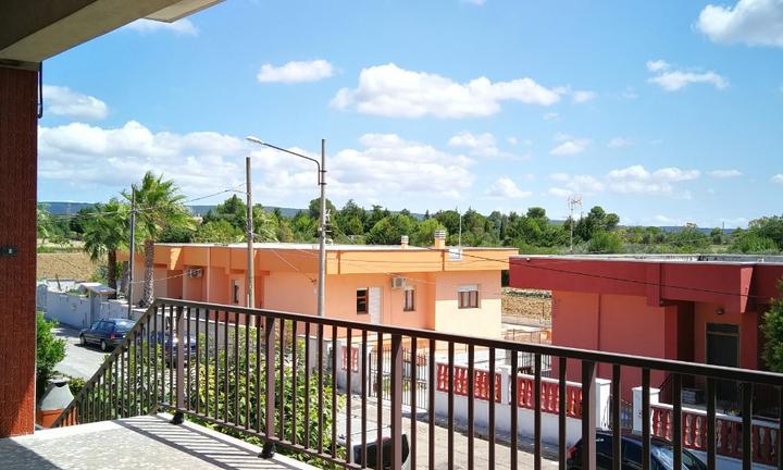 ::APPARTAMENTO vicino al centro - 122 mq ::