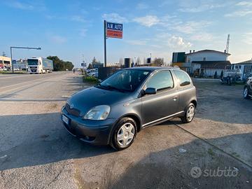 Toyota Yaris 1.0 3 porte Sol