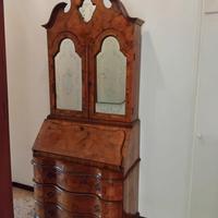 Credenza antica