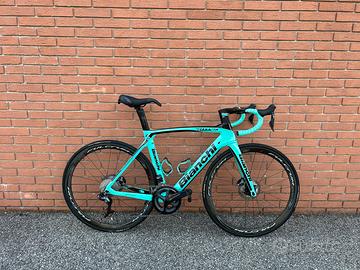 Bianchi oltre xr4 ultegra di2 disc