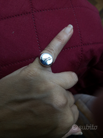 Anello per mignolo con iniziale M allargabile