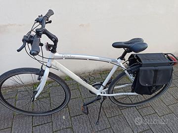 Bicicletta Gravel unisex semi-nuova.