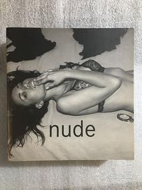 AAV "Nude" libro di fotografia di nudo artistico