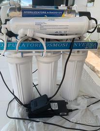 Depuratore ad osmosi inversa e lampada UV.