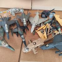 Lotto aerei militari assemblati plastica modellini
