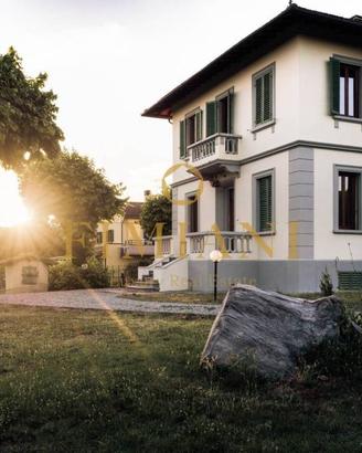 Villa di 475 m² con più di 5 locali a Scarperia e 