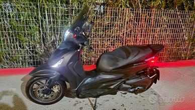 Beverly 300 S