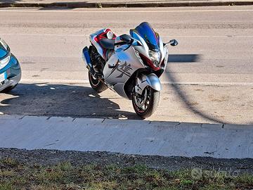Suzuki gsx13r hayabusa