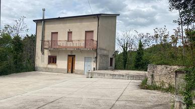 Appartamento di 100 m² con 3 locali e box auto dop