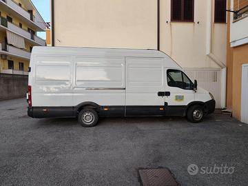 IVECO Daily 35S12V 2.3 Hpi PL-TA Furgone