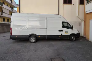 IVECO Daily 35S12V 2.3 Hpi PL-TA Furgone