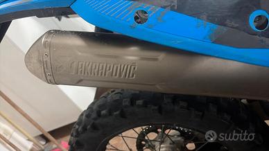 marmitta terminale akrapovic pancia fresco