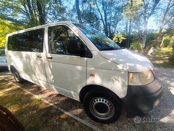 Volkswagen Transporter T5 9 posti