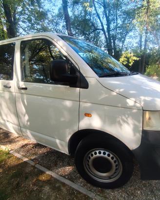 Volkswagen Transporter T5 9 posti