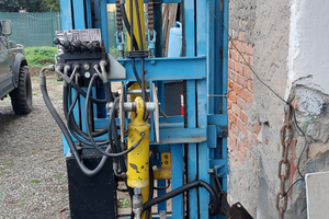 Sollevatore idraulico