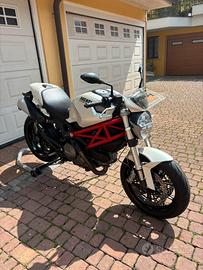 DUCATI MONSTER 796