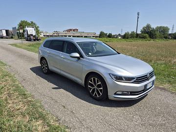 Passat Variant 2.0 TDI DSG 149CV Executive LED ACC