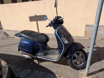 Piaggio Vespa 200 gt 