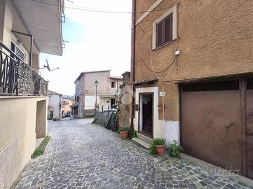 2 LOCALI A VALMONTONE