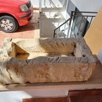 Vasi antichi in pietra