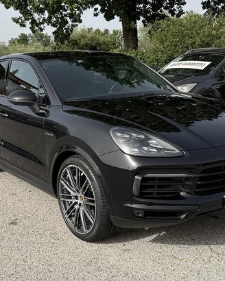 PORSCHE CAYENNE COUPE GTS SPORT CHRONO E-HYBRID