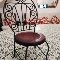 Sedia soprammobile in legno e ferro battuto 