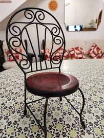 Sedia soprammobile in legno e ferro battuto 