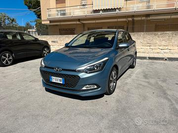 Hyundai i20 posso valutare moto leggi descrizione